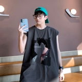 深灰色