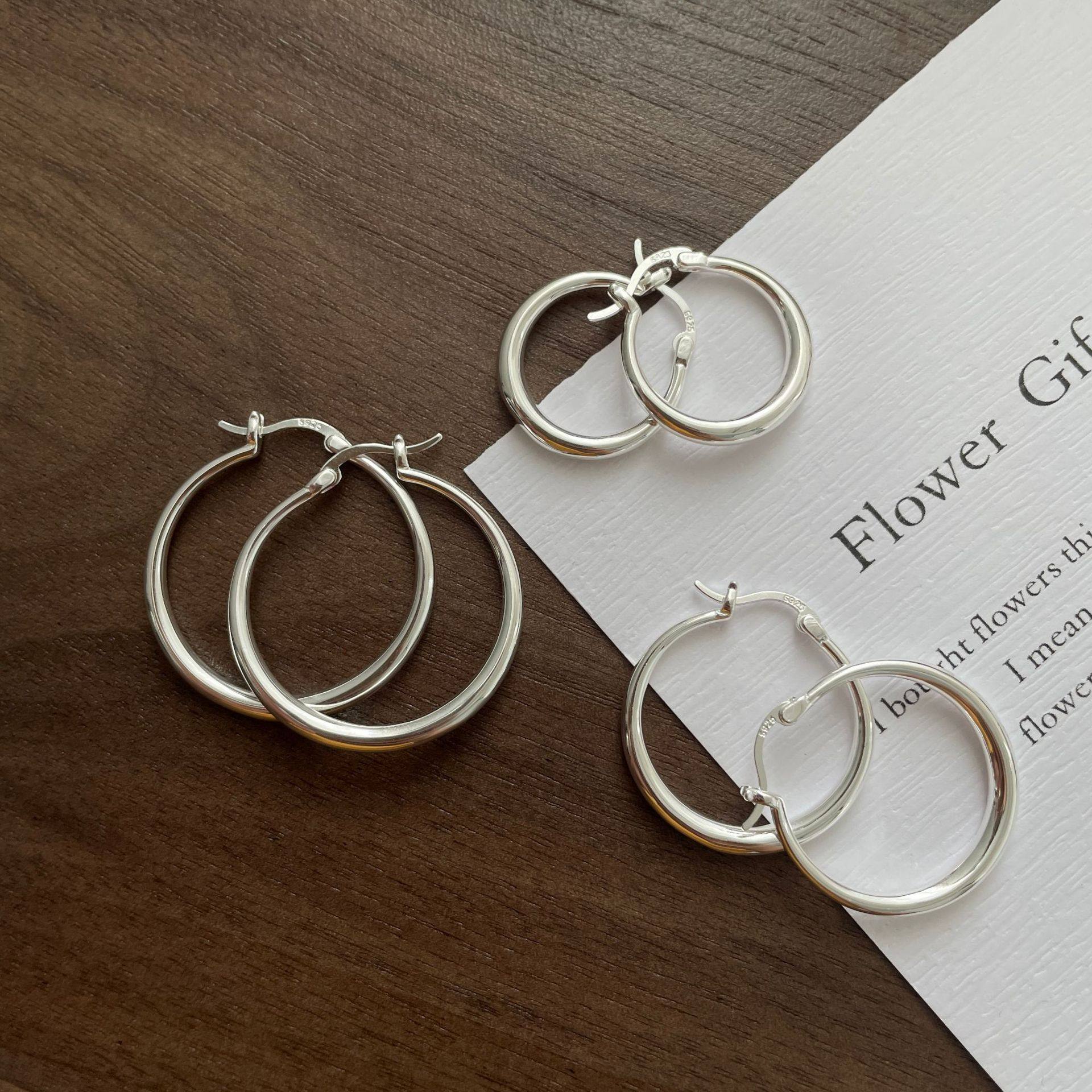 通体S925纯银简约光面大圆圈耳环女银色素圈耳圈轻奢高级感耳饰冬,饰品/流行首饰/时尚饰品新,银饰耳饰,淘宝优惠券,粉丝福利购,淘宝优惠卷