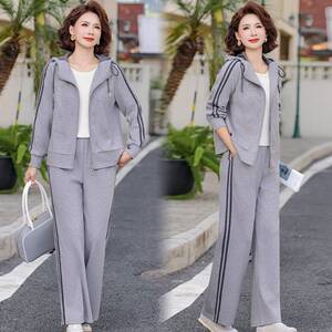专柜品牌时尚休闲妈妈装拉链两件套女连帽春秋新款气质百搭中老年