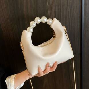 专柜品牌高级质感小包包女夏2026新款时尚百搭小众女士斜挎包珍珠
