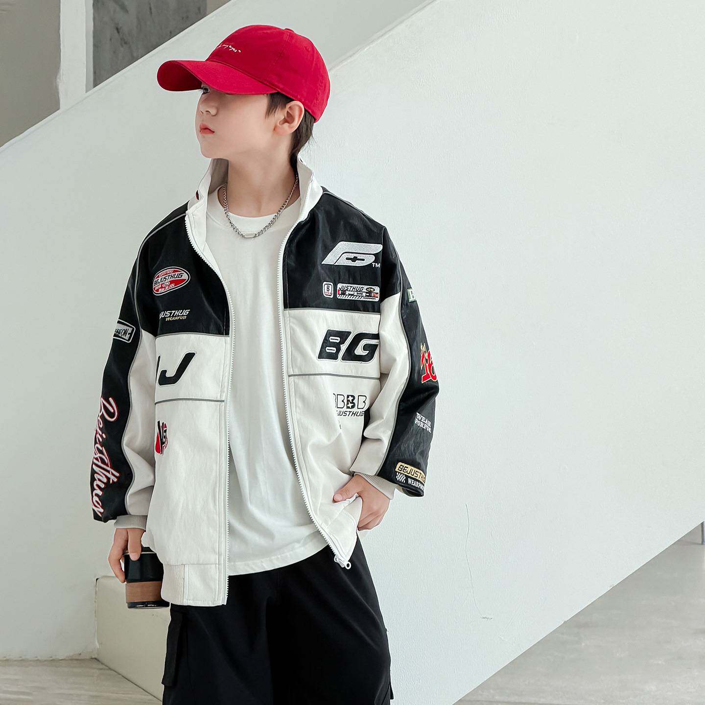 专柜品牌男童机车服潮酷外套2026春秋季男孩痞帅立领拼色皮衣大码
