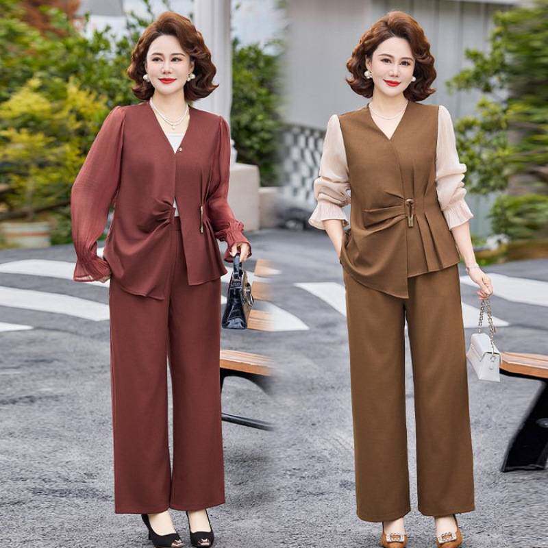 专柜品牌年轻妈妈春装洋气套装今年新款中老年女装春秋减龄上衣气