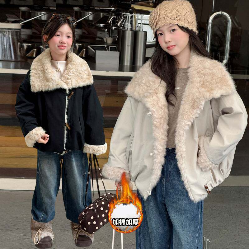 专柜品牌女童秋冬牛角扣棉衣2026新款儿童加厚保暖中大童冬装翻领
