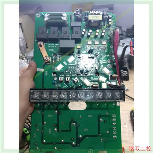 议价直拍不发:拆机众辰变频器Z2400系列驱动板S15QD21H 驱动板
