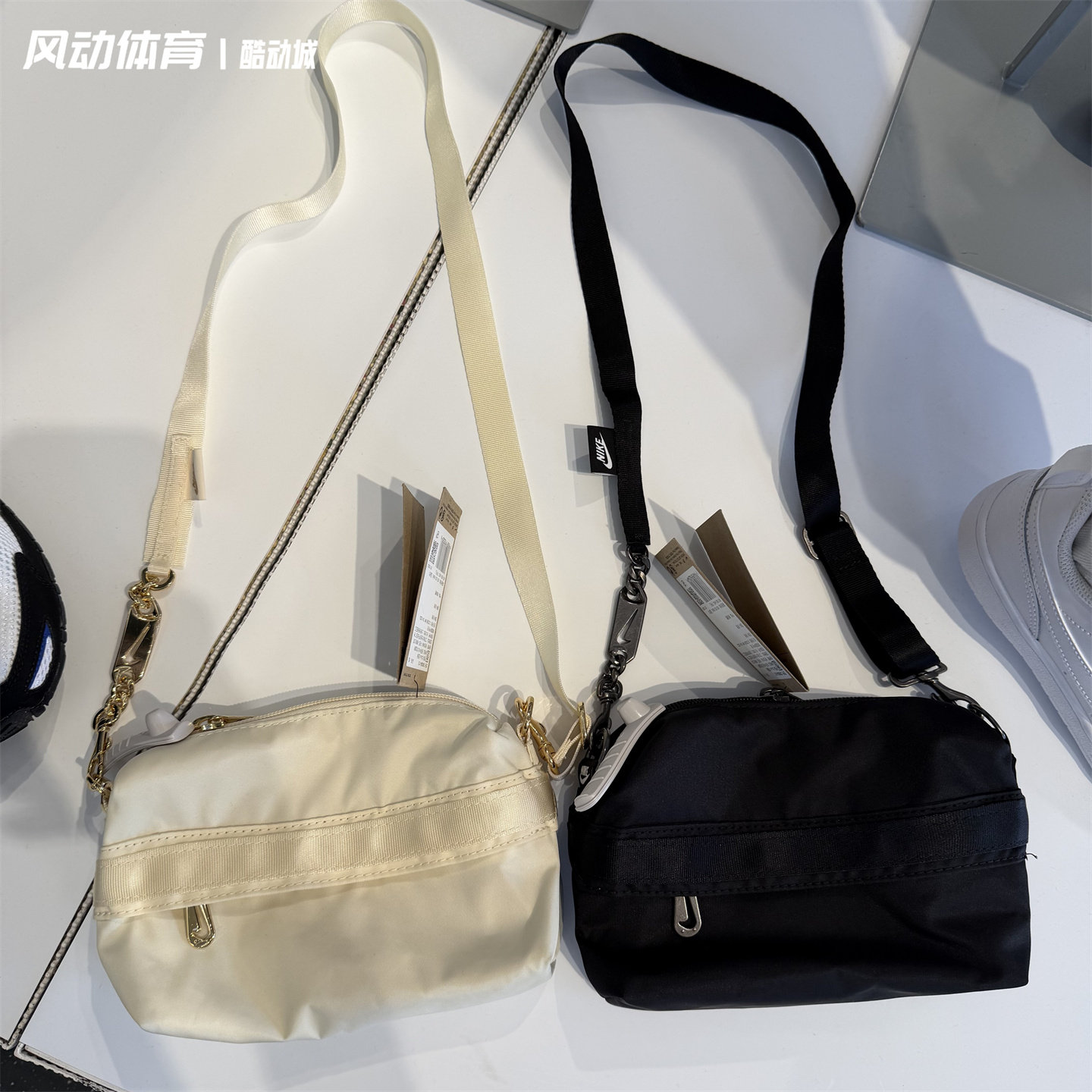 Nike/耐克女子简约时尚运动相机包链条斜挎包手机包单肩包 CW9304