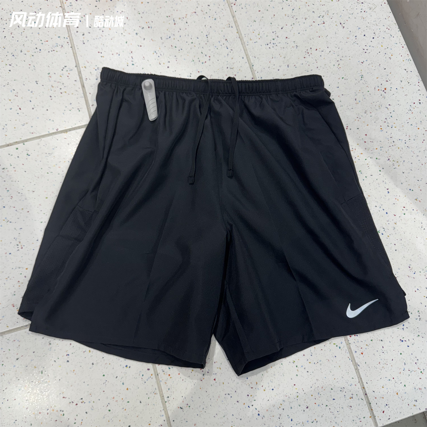 耐克Nike透气速干运动跑步短裤