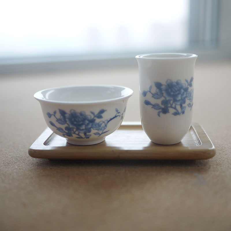 茶具三件套白瓷品茗杯图片