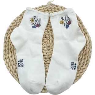 日单  短袜女纯棉白色素雅高级单面刺绣小花朵花边袜口中筒女袜