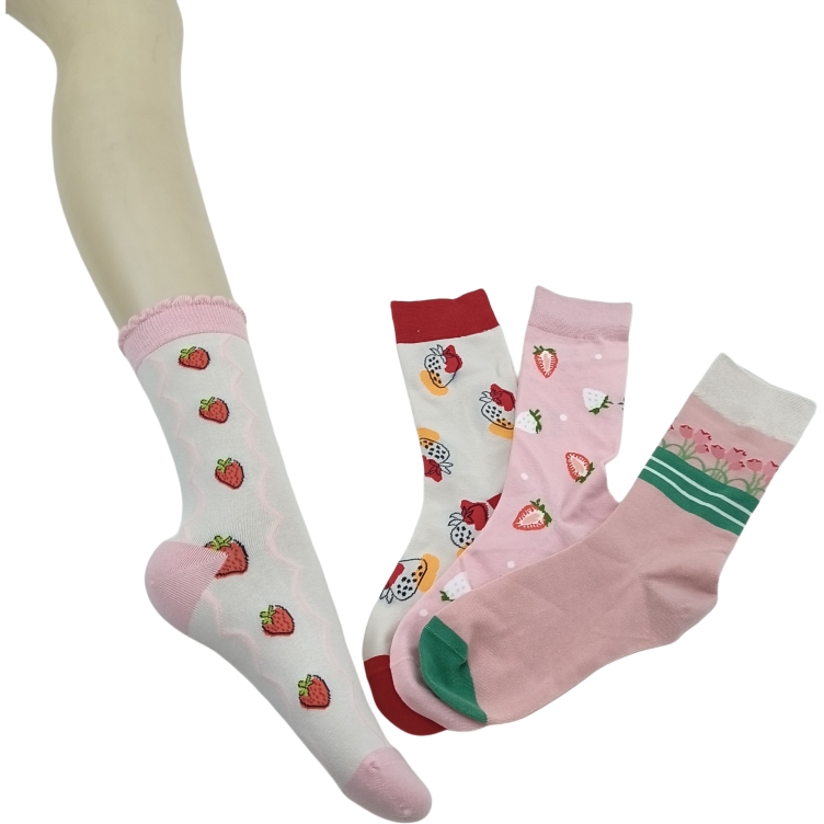 草莓图案方格中筒袜女
