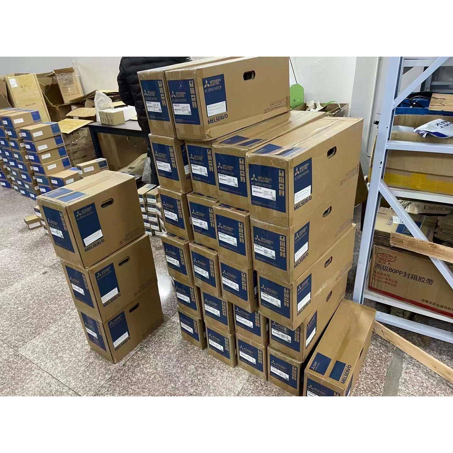 三菱HC-SFS 102 103 152 202 301 35 502 52 702 81 K B BK伺服