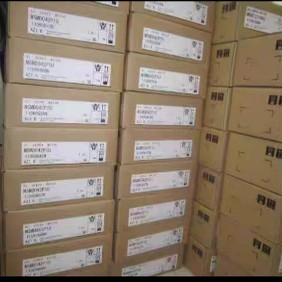 伺服电机 MHME102L1G6M MSMF202L1G6M/302L1H6M MDMF202L1G6M