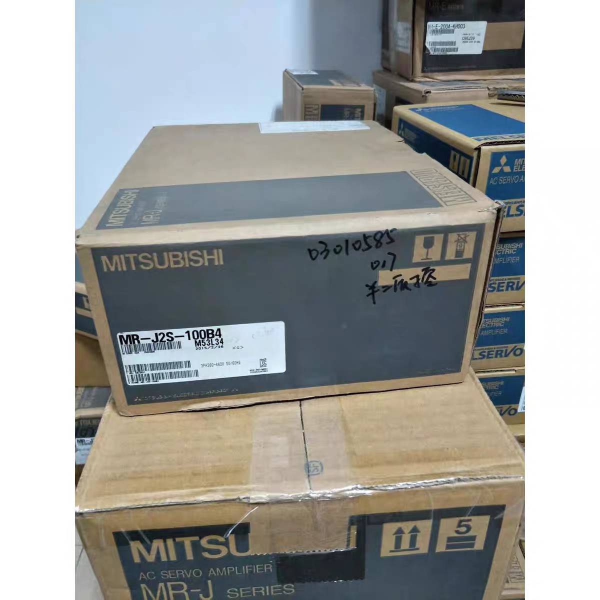 MR-J2S-100B4/200B4/350B4/500B4/700B4三菱驱动器现货质保一年