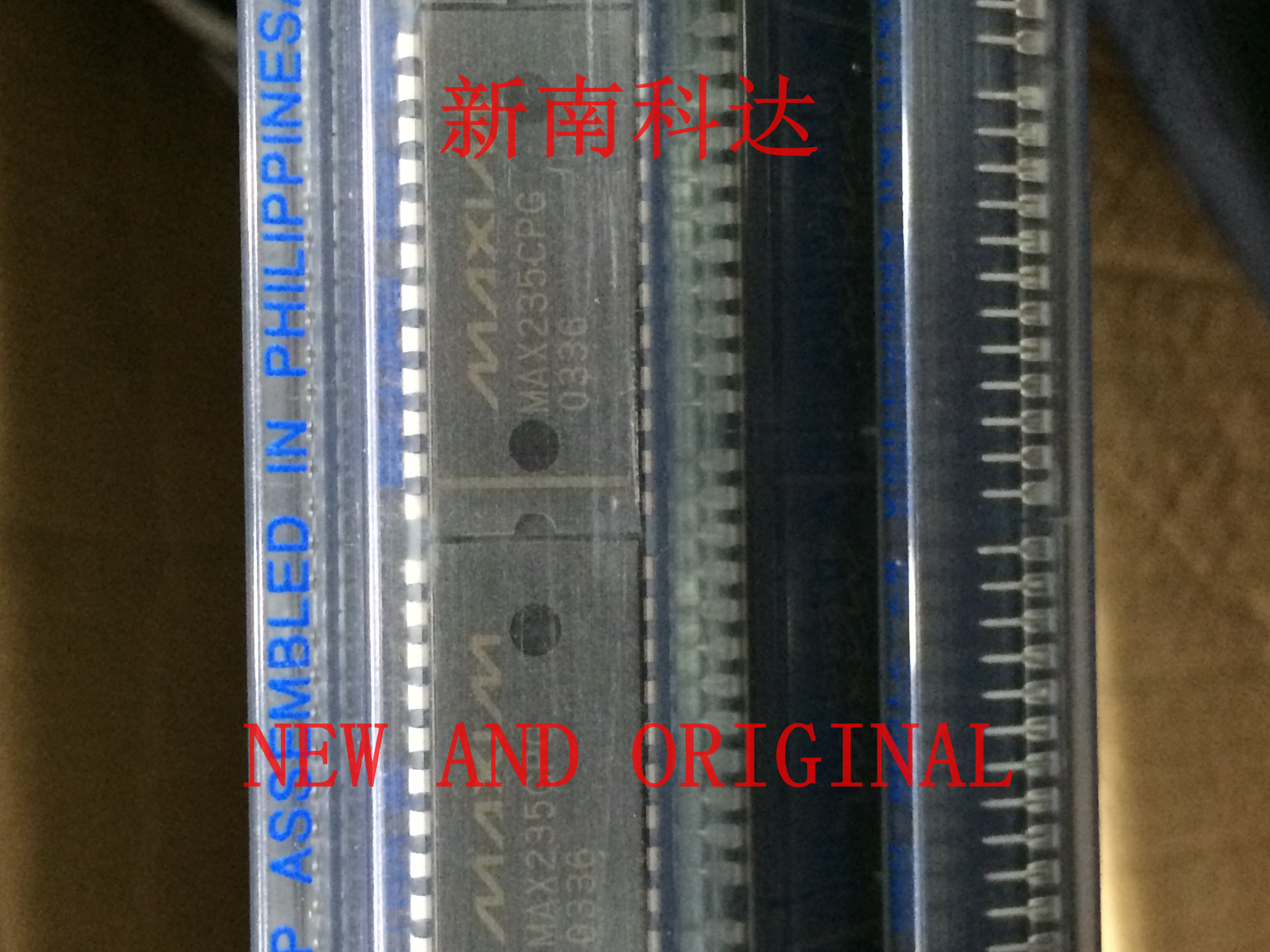 MAX235CPG DIP-24原装/MAX/美信 3.3V可编程发送器直插集成芯片