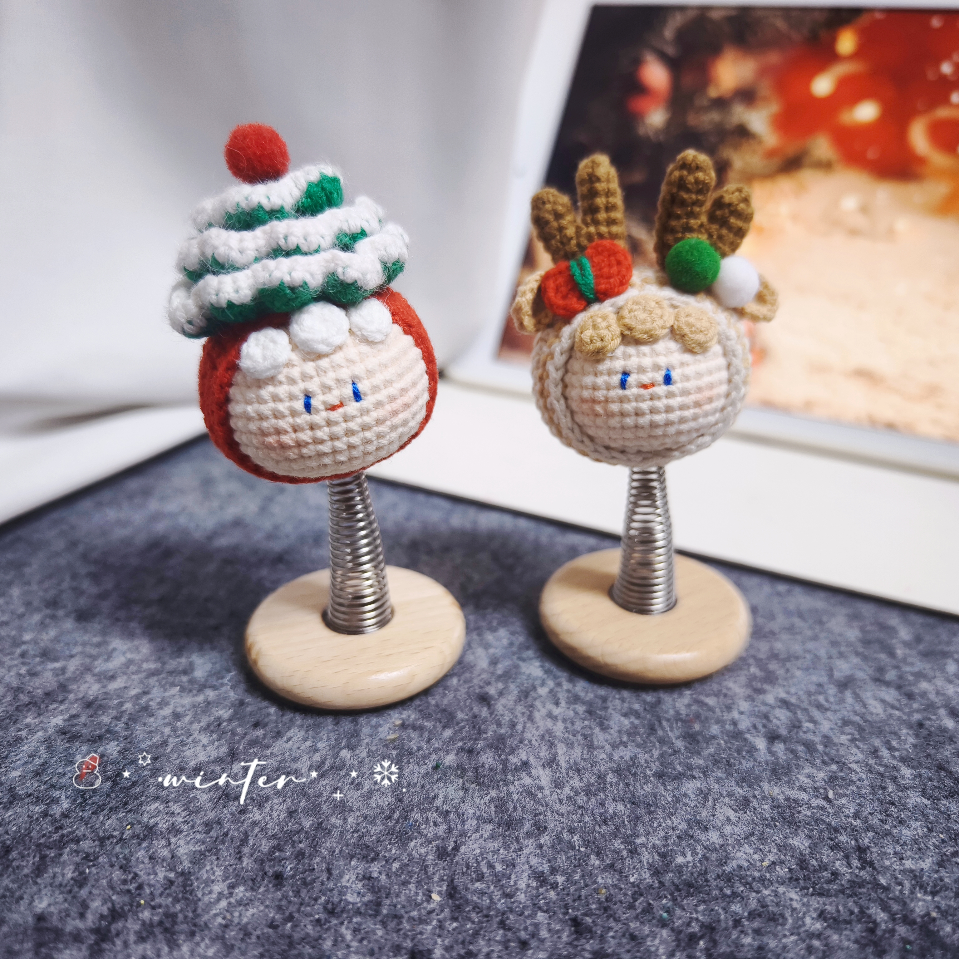 汽车饰品装饰解压车载弹簧摆件弹簧实木底座中控台摆件