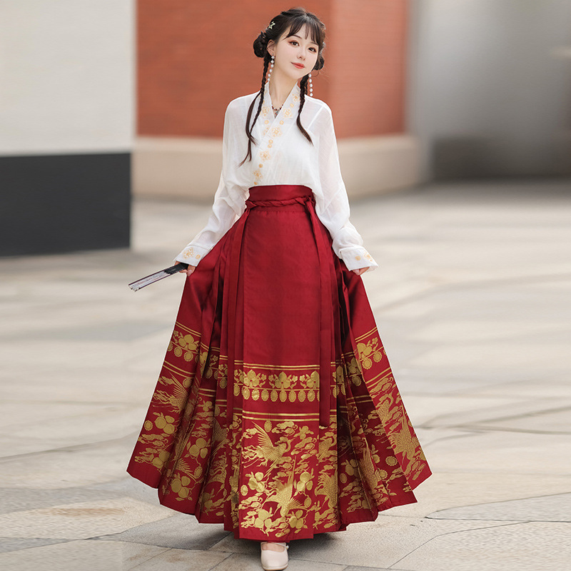 马面裙女套装织金新中式红黑色刺绣日常通勤改良汉服国风秋敬酒服