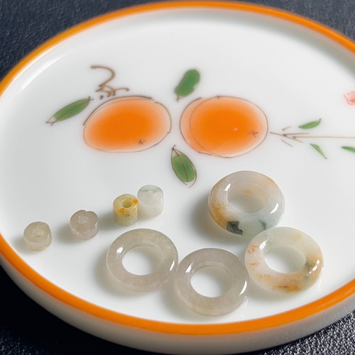 f608翡翠甜甜圈4个默认瑕疵无鉴赏