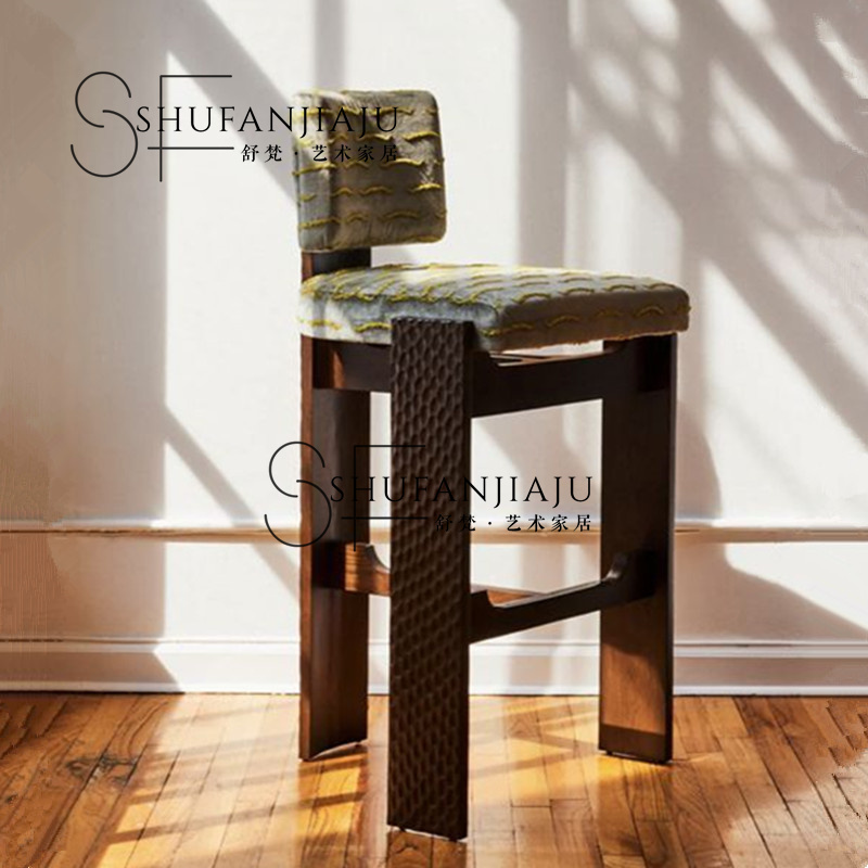 北欧实木高脚椅简约现代家用餐厅岛台椅设计师轻奢风创意高端吧椅