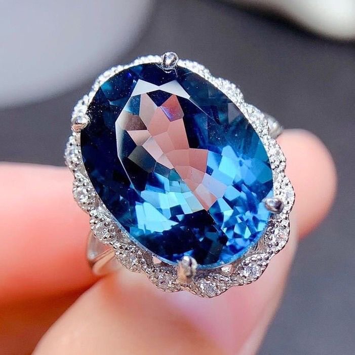 天然托帕石戒指18K美丽天空蓝托帕10克拉超闪全净体品质爆闪火彩