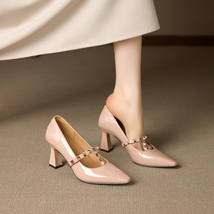 法式气质真皮尖头铆钉高跟鞋女2026春季新款浅口百搭优雅粗跟单鞋