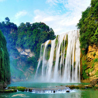 贵州旅游纯玩5天4晚贵阳黄果树瀑布大小七孔千户苗寨30人头等舱车