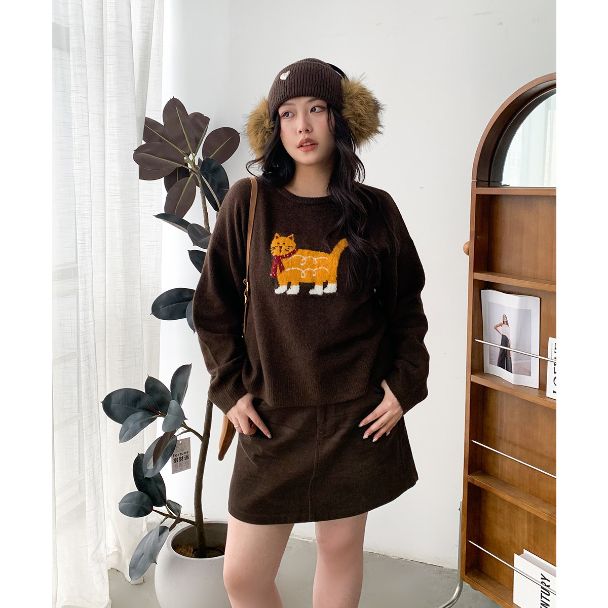 圆领卡通猫咪羊毛针织骆驼绒毛衣