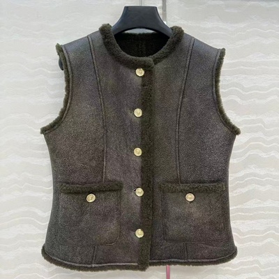 单排金属扣高腰圆领皮面马甲