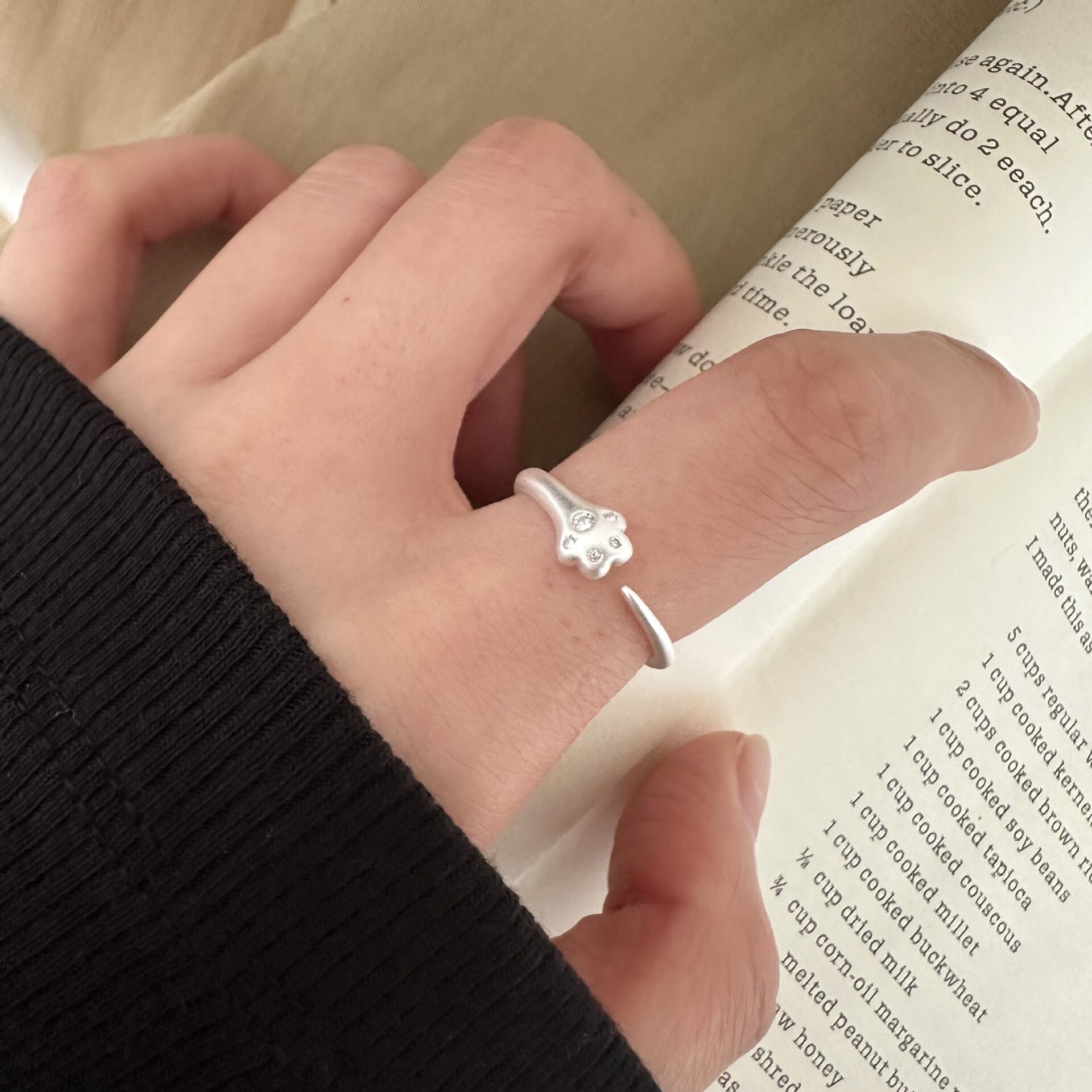 S925银饰品简约甜美猫爪戒指女百搭时尚叠戴气质开口指环小众设计