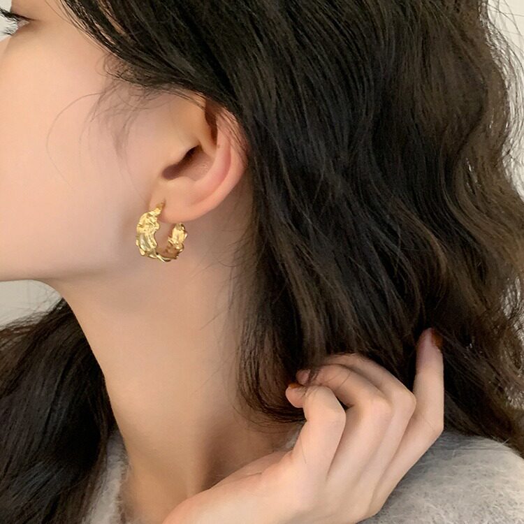 S925银饰品雾面褶皱不规则耳钉女半圆弯弧C型针耳环ins小众个性耳