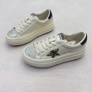 头层牛皮厚底亮片星星女板鞋2026春新款系带百搭豹纹小白鞋饼干鞋