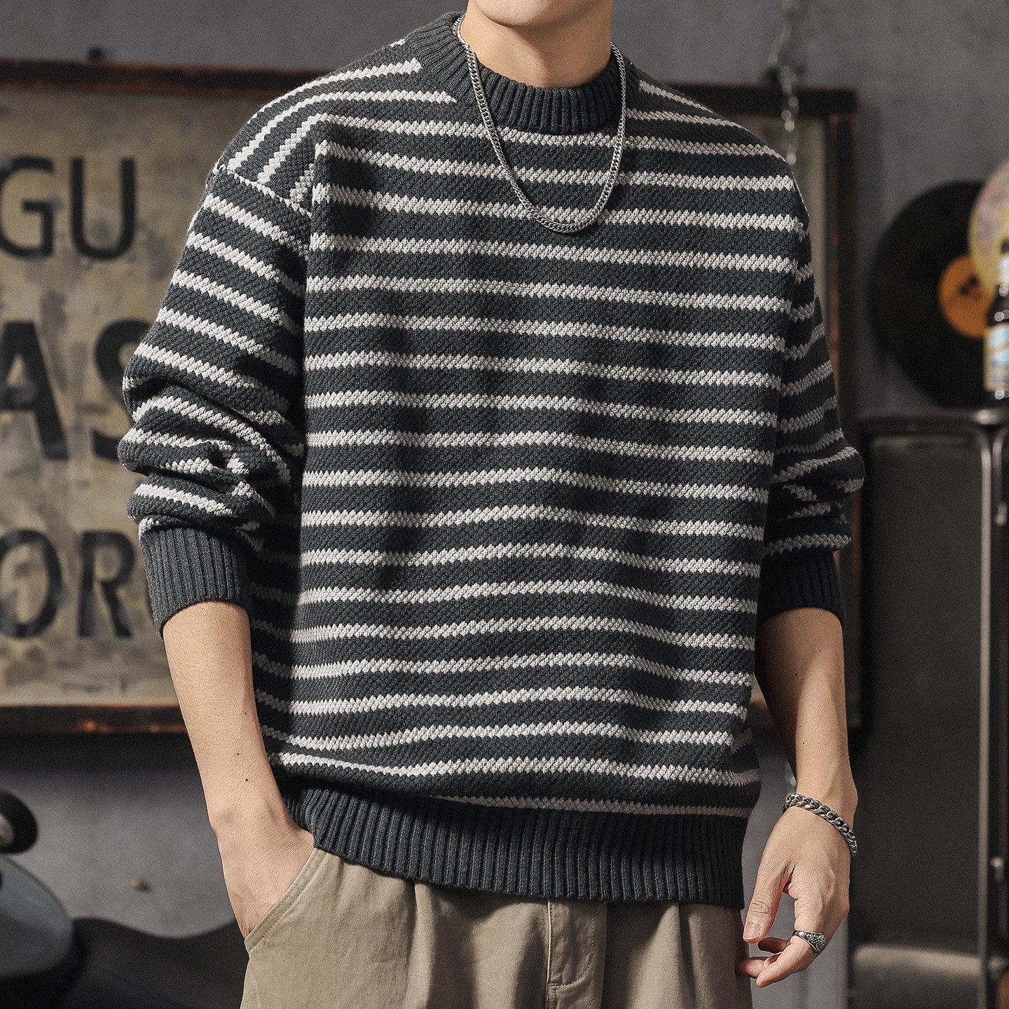 大码休闲条纹圆领毛衣男士