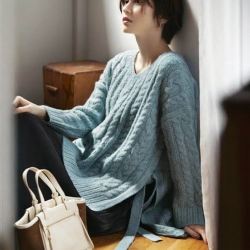 日单系列 女款  蝴蝶结绑带绞花V领针织毛衣 8534