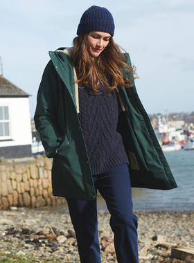 英伦se@s@1t  女款 羊毛混纺圆领卷边绞花宽松针织衫 D588