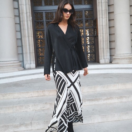 英伦奢华度假EVR 女款 简约亲肤飘逸长款半身裙 B363