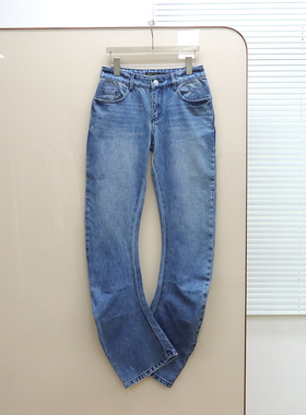 国货精品 女款 蓝色洗水立体裁剪弯刀牛仔裤 D962