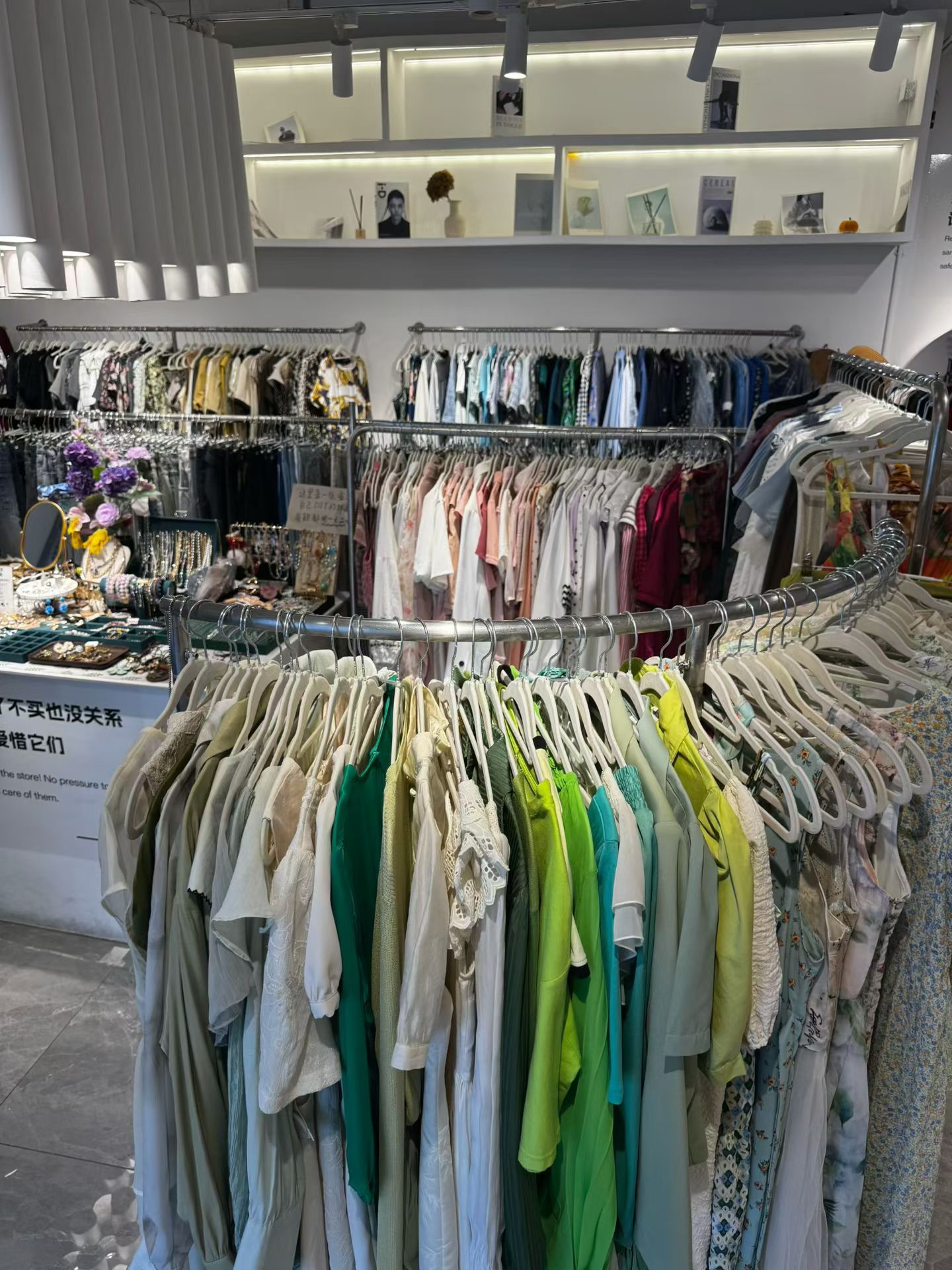 春夏季清仓盲盒连衣裙裤子上衣随服装展示架