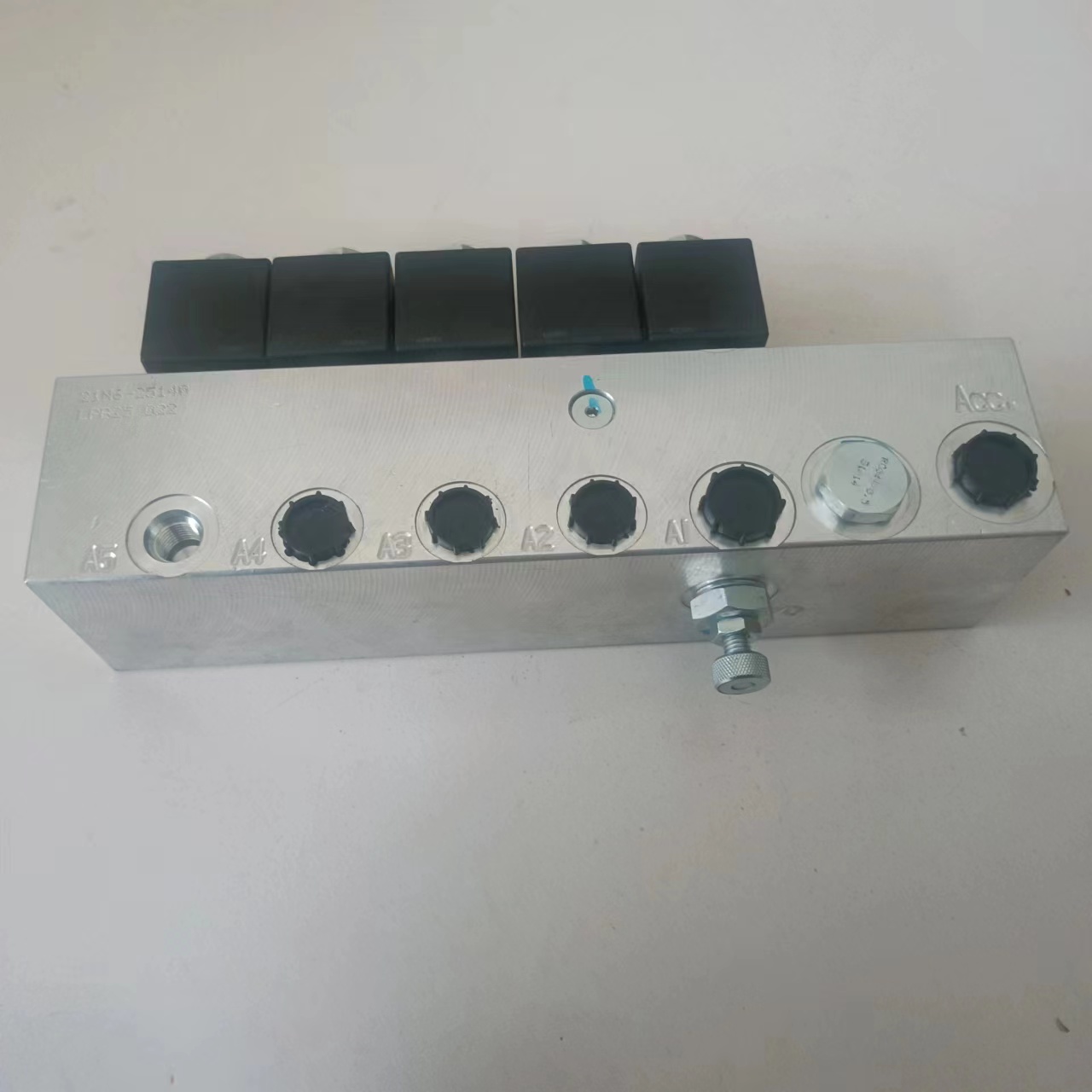 熄火电磁阀挖掘机配件现代原厂