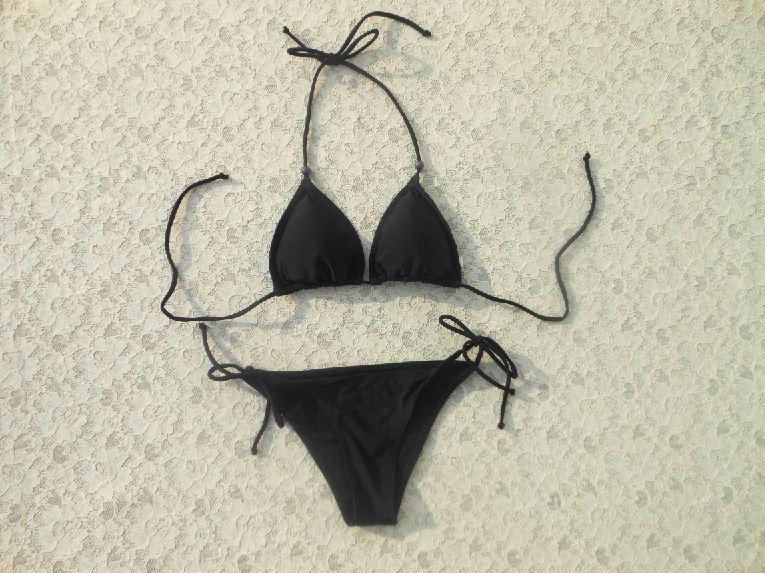 小胸聚拢性感半包臀比基尼