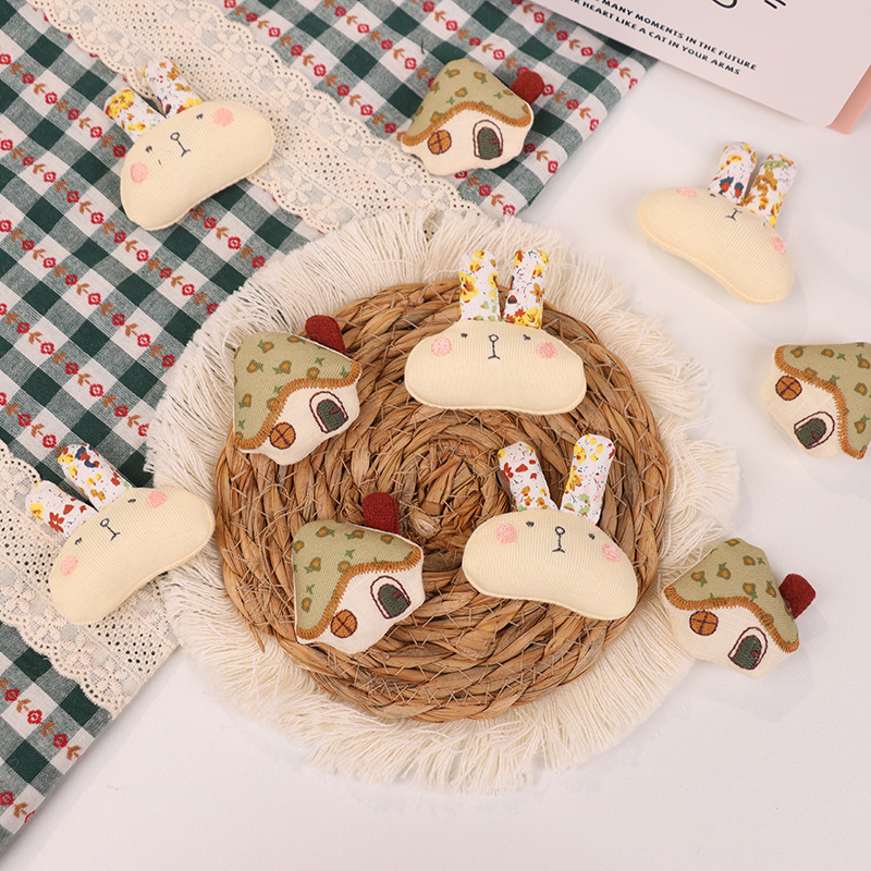 布艺充棉别针可爱小兔小房子胸针