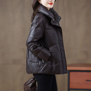 海宁皮衣小个子真皮羽绒服女2025冬新款短款高端绵羊皮夹克外套厚