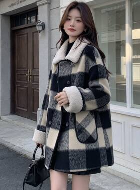黑米格纹羊羔毛领毛呢外套女冬季韩系复古宽松中长款双排扣加厚潮