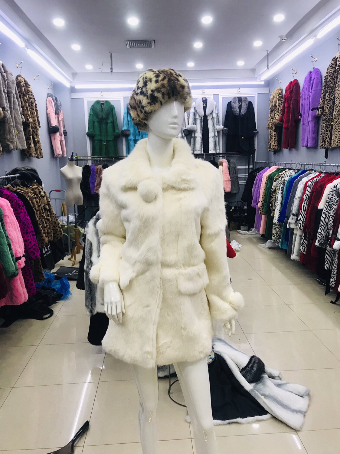 小雪球米白色整皮雪兔毛立领翻领款真皮毛一体时尚潮流女装皮草