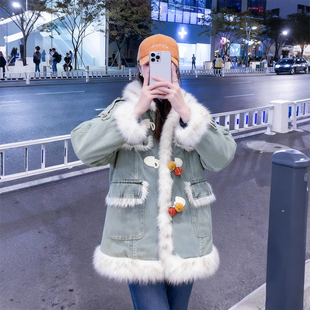 特大码 胖mm设计感牛仔拼接牛仔外套女高级感加厚毛领上衣棉服 女装