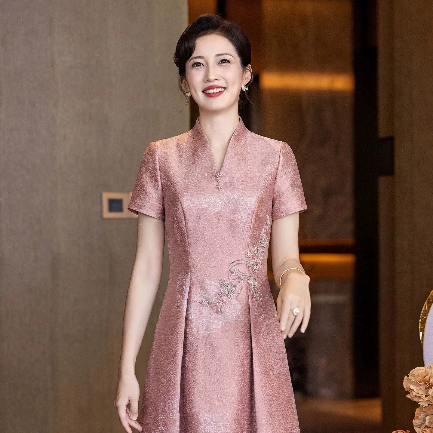 喜婆婆婚宴装气质减龄新款妈妈结婚粉色旗袍礼服裙优雅贵气上档次