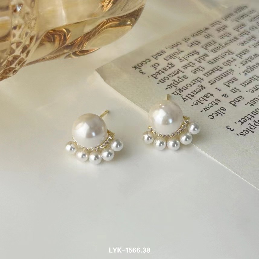 丽银饰品丽贝丽影银针精致猫爪珍珠耳钉百搭气质灰耳饰日常通勤