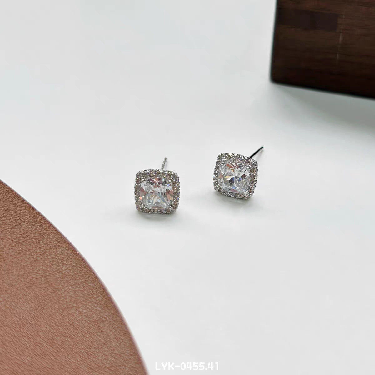 丽银新品耳饰s925银针气质时尚精致小巧闪钻方糖耳环