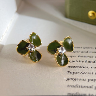 珐琅滴釉花朵无耳洞耳饰女轻奢高级感锆石耳环法式复古蚊香盘耳夹