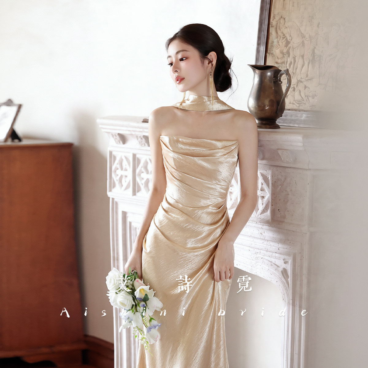 艾诗霓《浮光》浅金色抹胸订婚礼服轻奢新娘敬酒服晨袍高端连衣裙