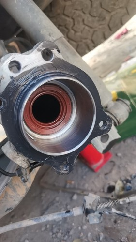 江铃驭胜S350汽车后轮内油封