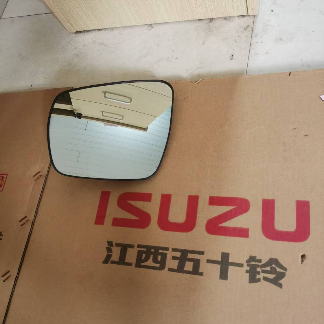 五十铃DMAX铃拓后视镜片玻璃