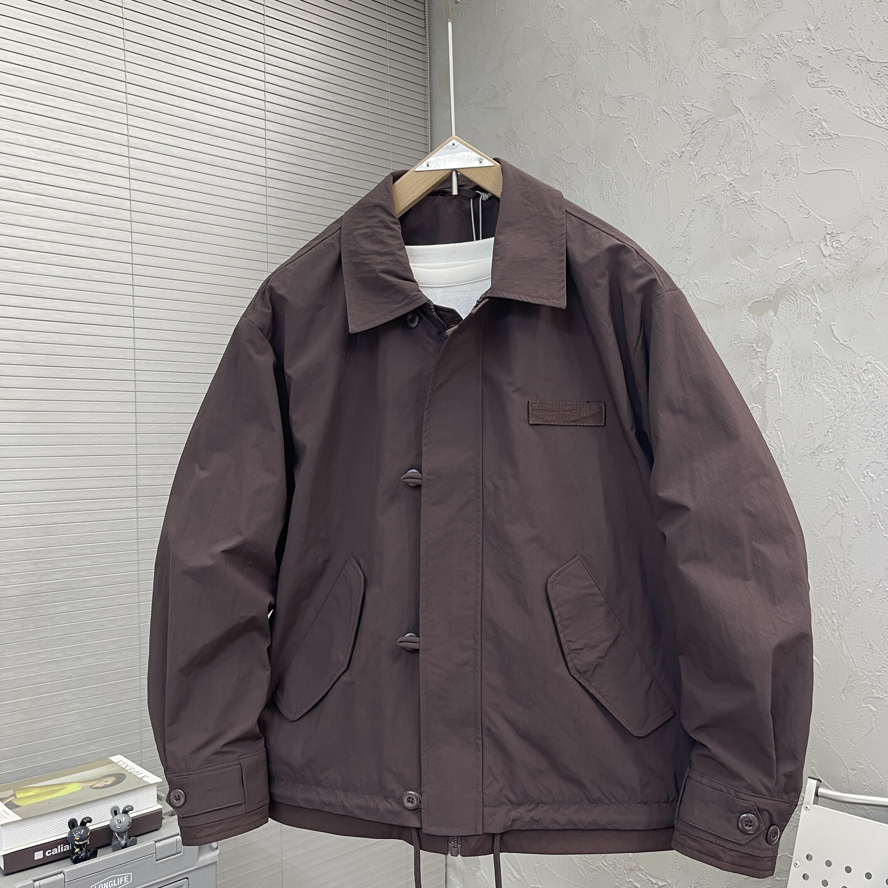 2026春季新款潮牌男士翻领纯色夹克港风休闲青年百搭拉链短款外套